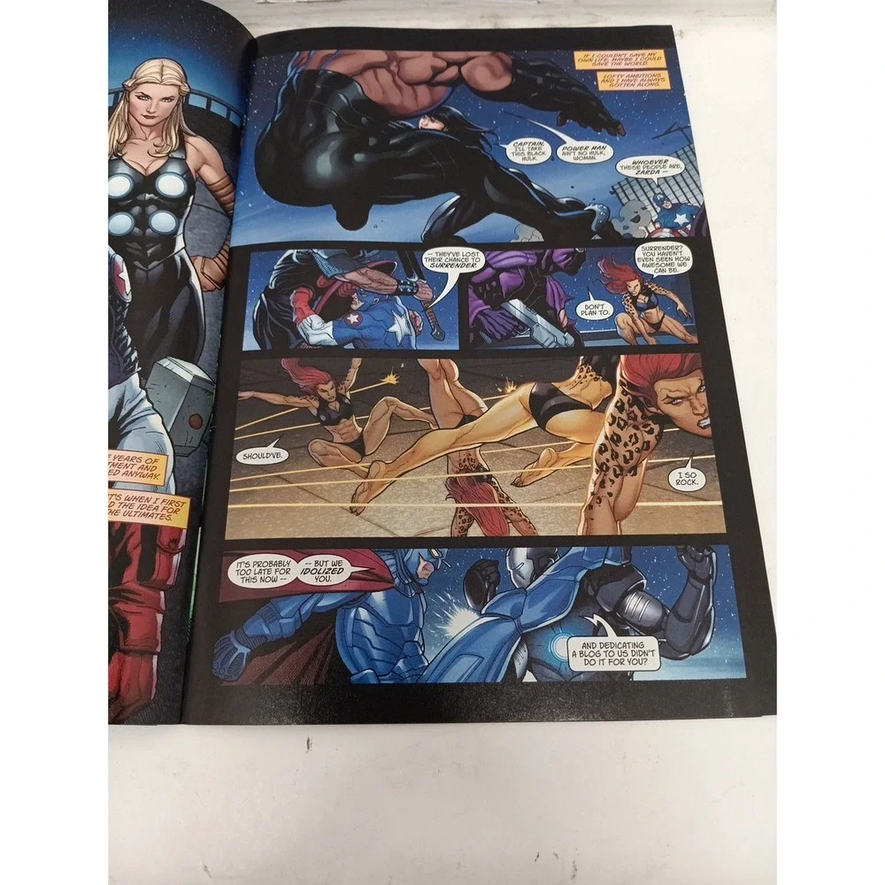 MARVEL Comics Ultimate: New Ultimates #1A Variant Wraparound Foldout Cho Cover